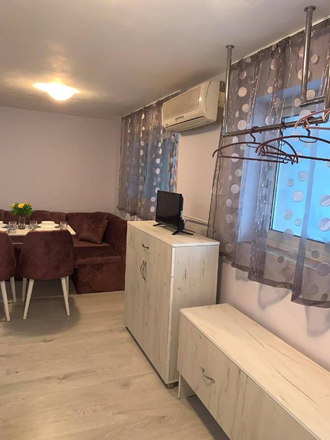 Comfy Studio Apartment By The Flower Market 바르나 외부 사진