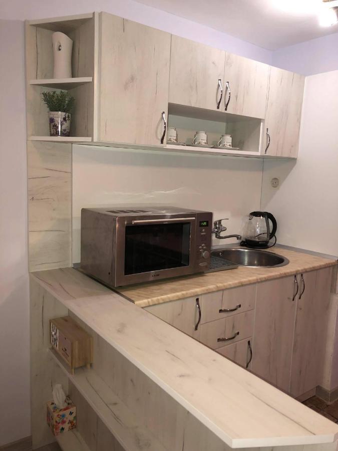 Comfy Studio Apartment By The Flower Market 바르나 외부 사진